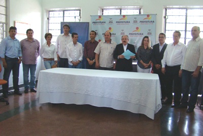 10-10-2013 convenio pref e sebrae interna2