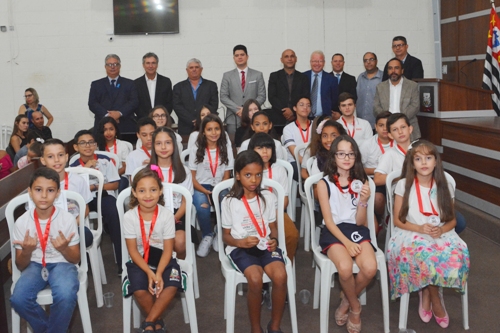 27-11-2019 sessão solene alunos interna2.jpg