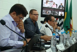27ª sessão: seis projetos aprovados, oito adiados e um retirado