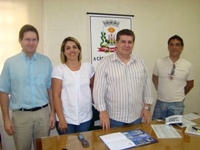Aladim recebe representantes da UNIESP, que oferecem parceria com a Câmara Municipal