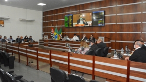 Arquivado projeto que considerava atividades religiosas como essenciais