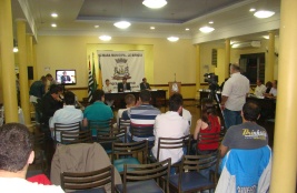 Câmara entra em recesso nesta segunda-feira