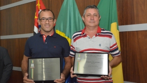 Câmara homenageia Cláudio Pegoraro e Elton Faco