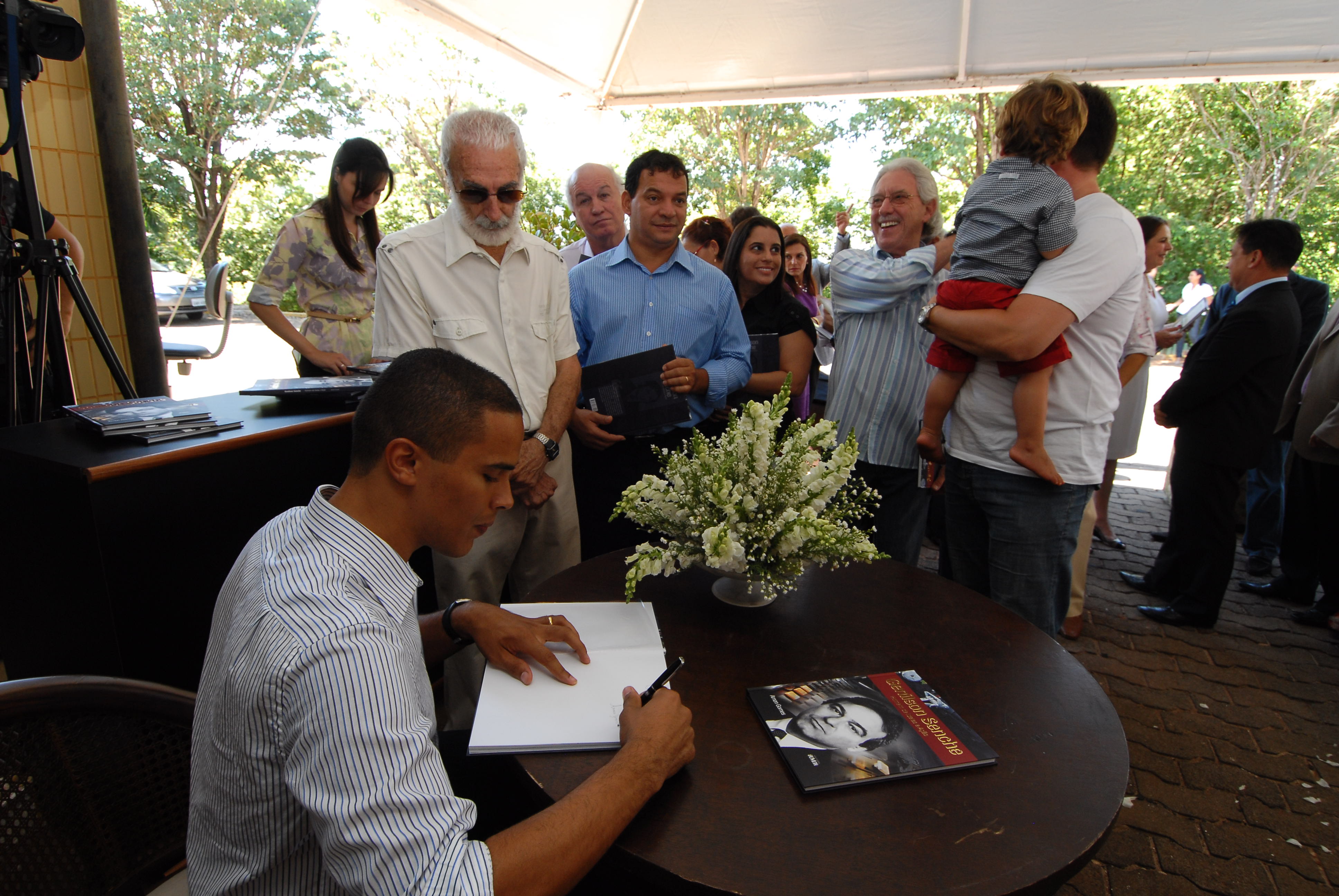 Câmara Municipal de Birigui participa de lançamento do livro “GENILSON SENCHE HOMEM DE IDÉIAS E AÇÃO”. 