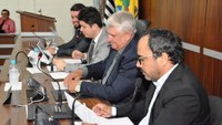 Cinco matérias recebem aprovação e três são adiadas