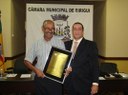 Grão, um dos melhores atletas da história de Birigui, é homenageado pela Câmara Municipal com moção e placa comemorativa.