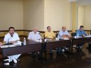 Interventor da Santa Casa, Fábio Bertolim, e ex-diretor clínico, Drº Cleudson, falam aos vereadores da CEI da Saúde