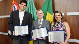 Médicos recebem homenagem do Legislativo