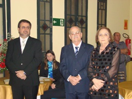 O legislativo birigüiense outorgou título de cidadão birigüiense ao educador “Celso Amaury Lorenzetti”.