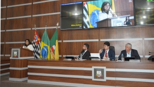 Oito projetos estão na pauta da última ordinária de outubro