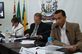 Parlamentares aprovam 12 matérias 
