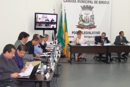 Parlamentares aprovam dois projetos na segunda sessão de setembro