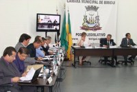 Parlamentares aprovam dois projetos na segunda sessão de setembro