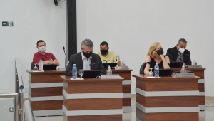 Por conta do feriado, sessão será na quarta-feira