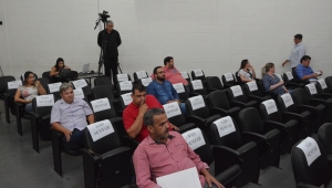 Primeira ordinária de Maio tem sete projetos em votação