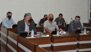 Primeira ordinária pós-recesso tem seis itens na pauta