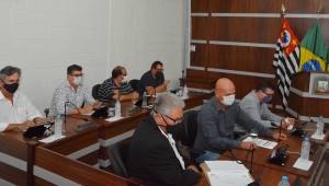 Primeira sessão do mês tem sete matérias inéditas