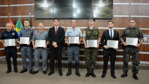 Profissionais da segurança pública recebem homenagens