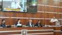 Proposta para redução de cadeiras é adiada