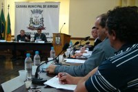 Rejeitado aumento do número de sessões da Câmara