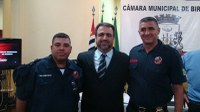 Guarda Civil e Bombeiro recebem homenagem do Legislativo