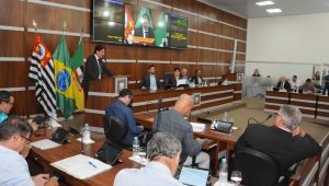 Última ordinária do mês tem 13 projetos em pauta