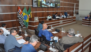 Venda de imóveis do município volta à discussão