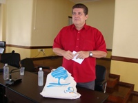 Vereador Aladim José Martins também adquire sacolas ecológicas e ajuda entidades assistenciais
