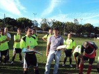 Vereador Vadão da Farmácia visita o Clube Peraltas da Bola e entrega homenagem aos atletas