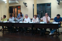 Vereadores aprovam cinco projetos e adiam um 